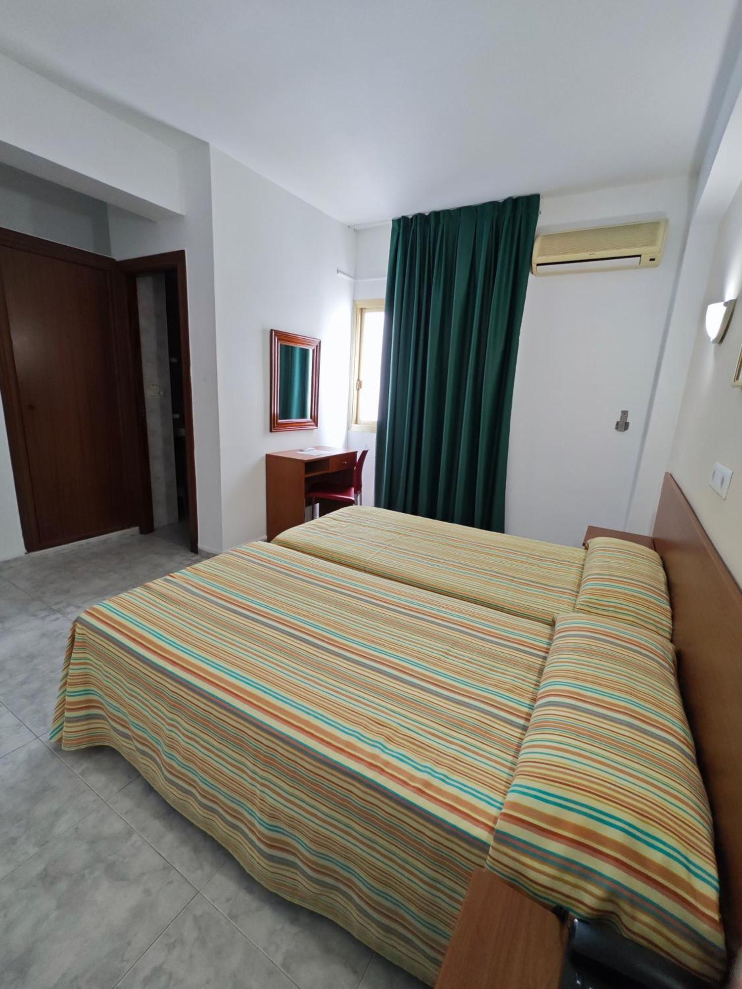Hotel Camposol Benidorm Kültér fotó
